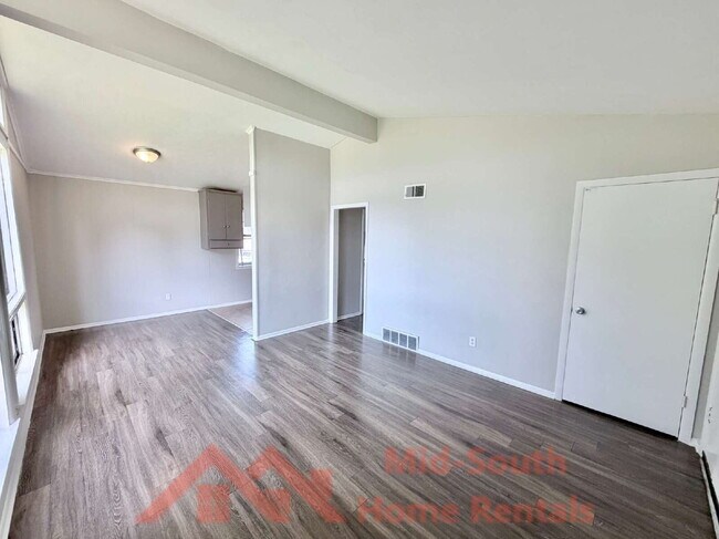 Building Photo - 2298 Dells Ave