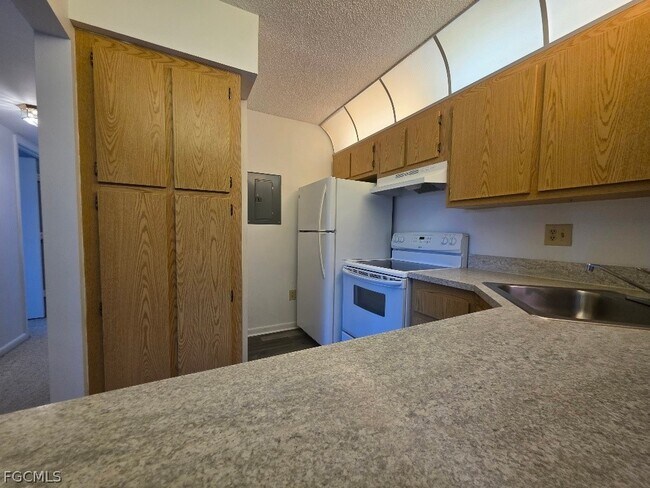 Building Photo - 9970 Sailview Ct