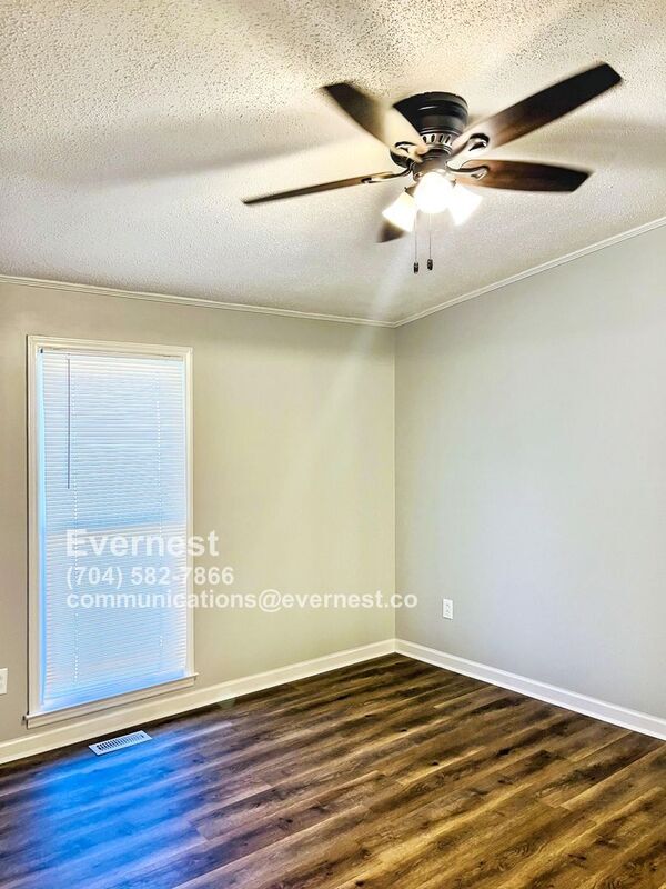 Building Photo - 3100 Chenango Dr