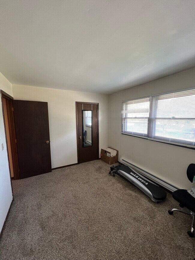 Building Photo - 775 Gerten Ave