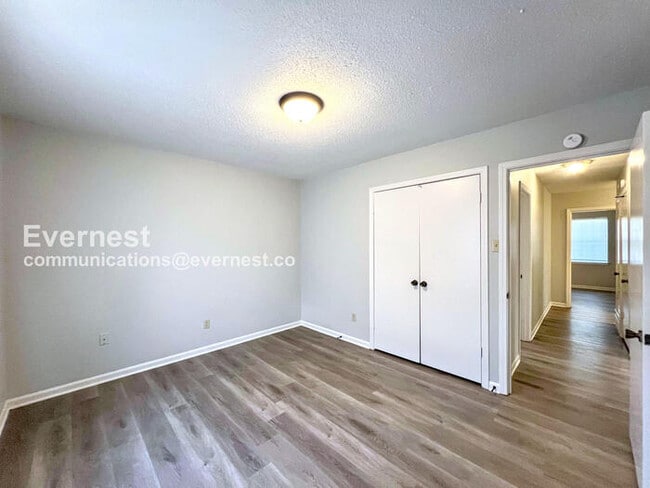 Building Photo - 8405 Greenbrook Pkwy