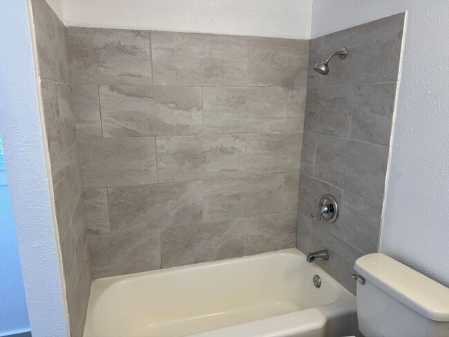 Building Photo - 1810 7th St