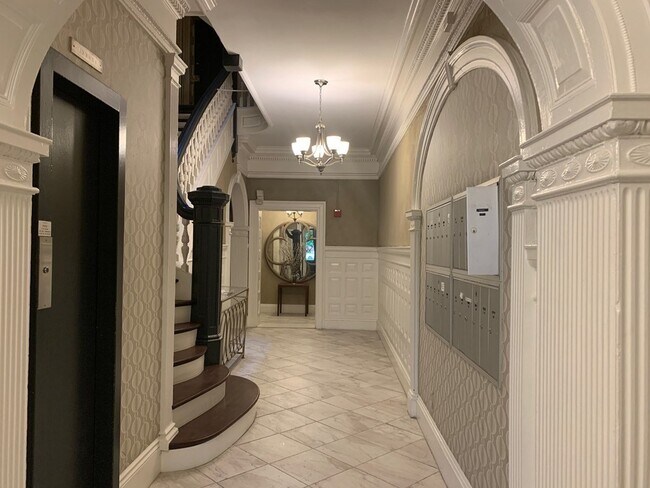 Building Photo - 373 Commonwealth Ave