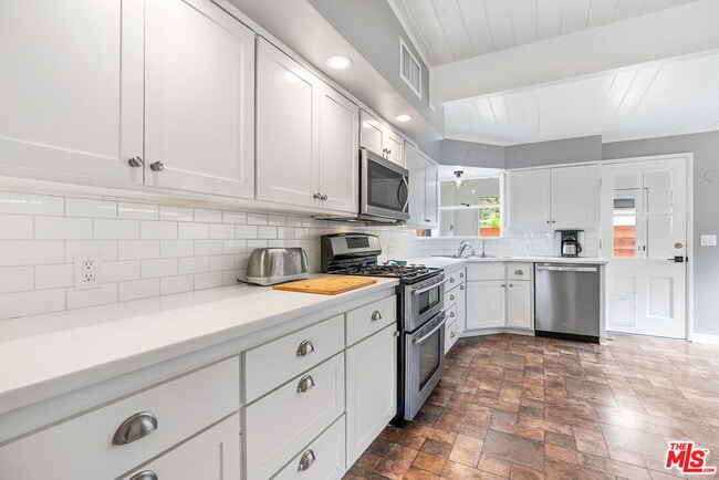 Building Photo - 7639 Machrea St