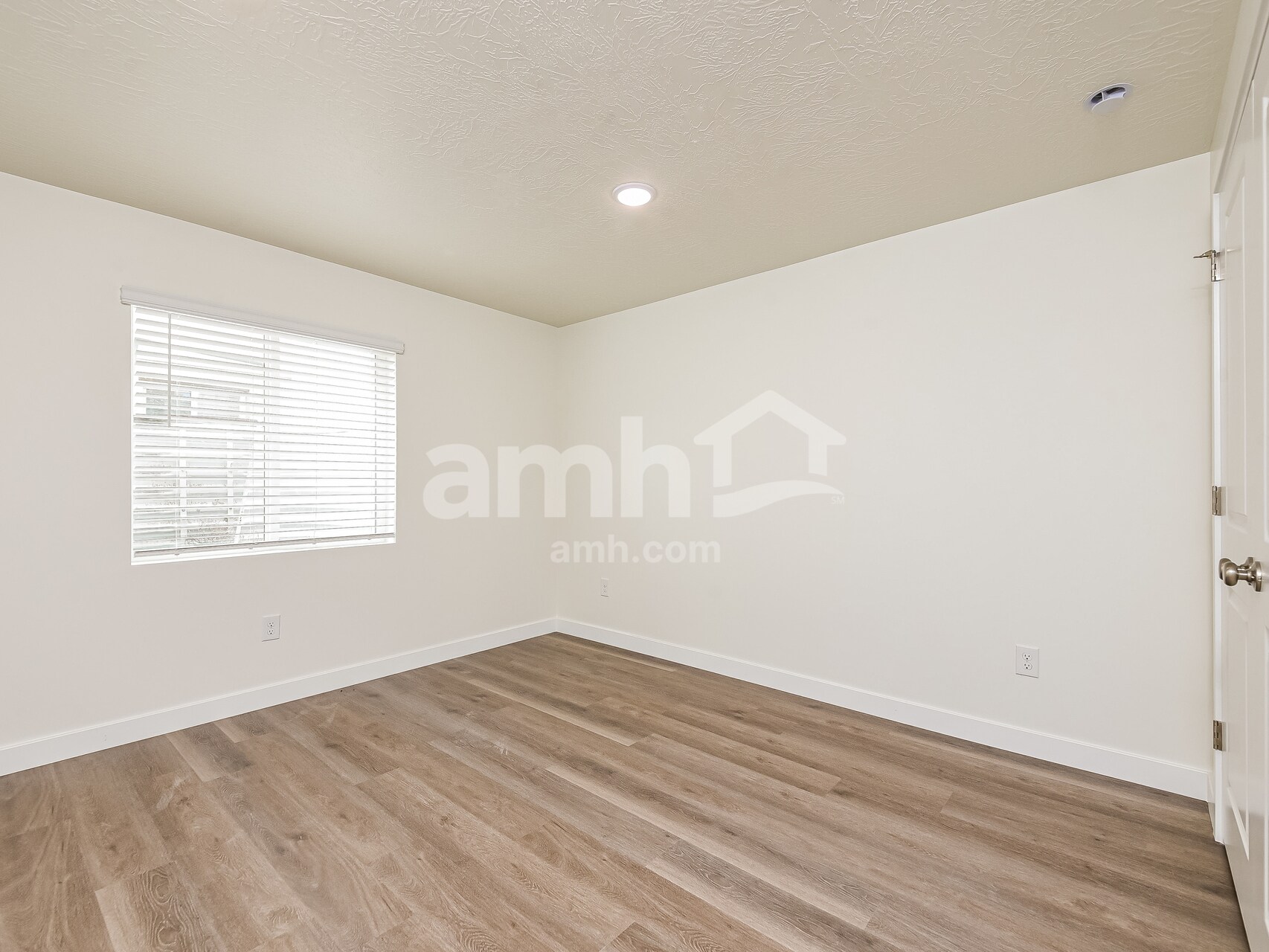 Building Photo - 1312 W Mahogany St