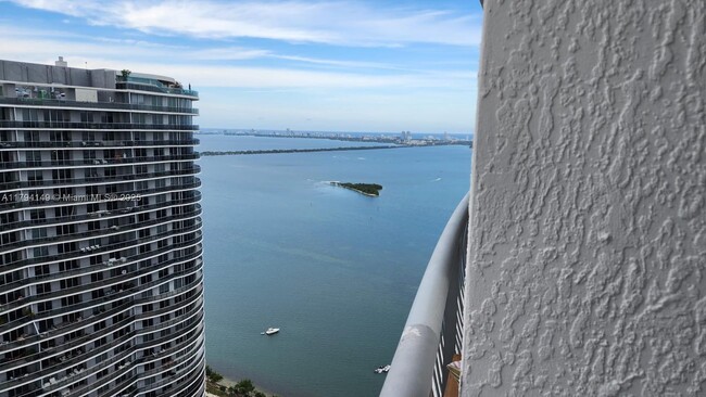 Building Photo - 1750 N Bayshore Dr