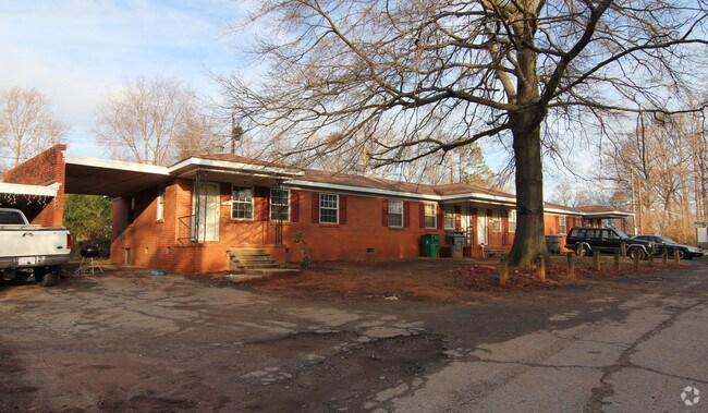Primary Photo - Cummings Avenue Apartments