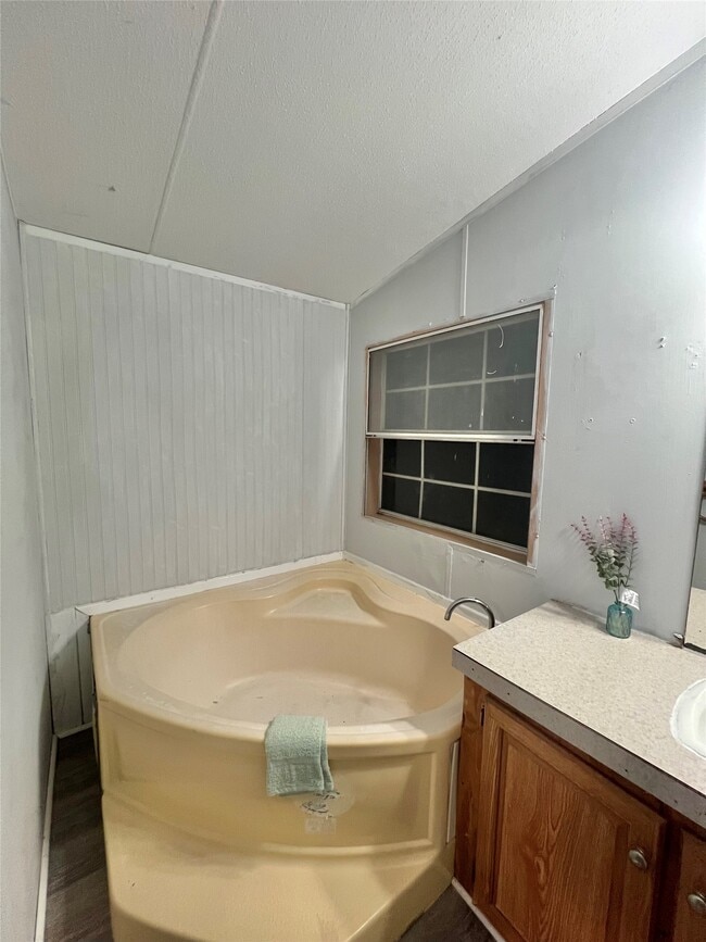 Building Photo - 2525 Oyster Creek Bend