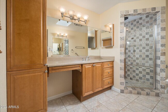 Building Photo - 6610 W McKinley St