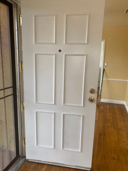 Building Photo - 10329 S Wilton Pl