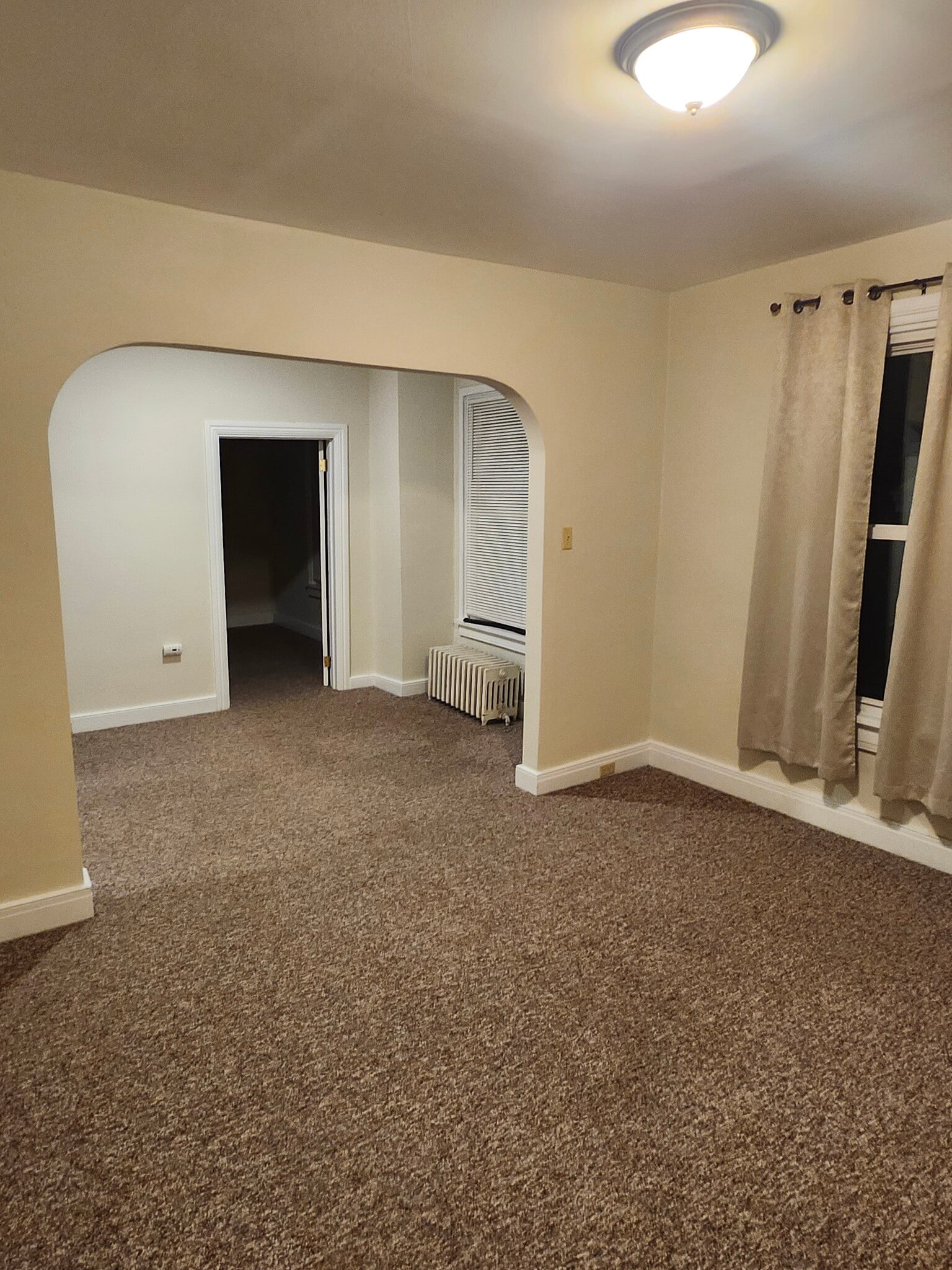 Building Photo - 24 S Market St