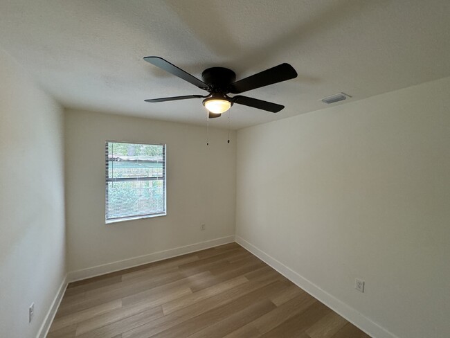 Building Photo - "Charming & Cozy  South Tampa Gem"