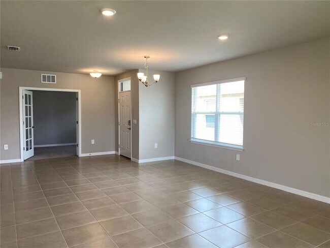 Building Photo - 16070 Bridle Rdg St