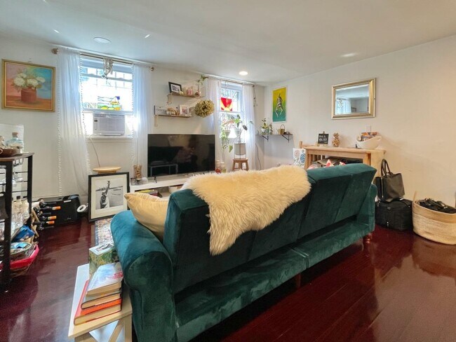 Building Photo - 278 3rd St