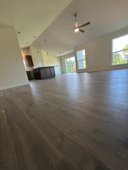 Building Photo - 452 Sweetgrass Dr