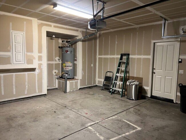 Building Photo - Modern 3 Bedroom 2 Bath 2 Story Vacaville Pets OK *Star Rentals