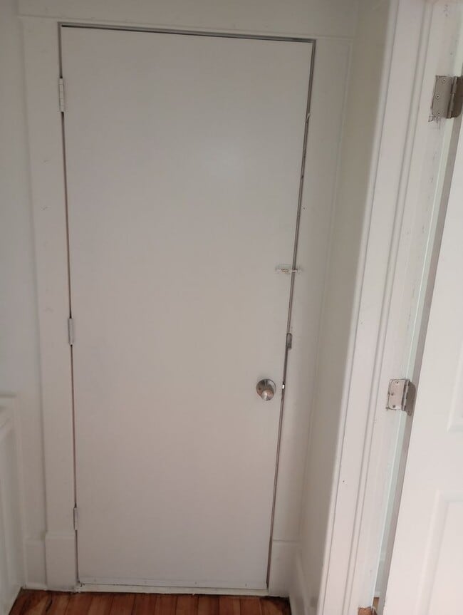 Building Photo - 615 Rebecca St