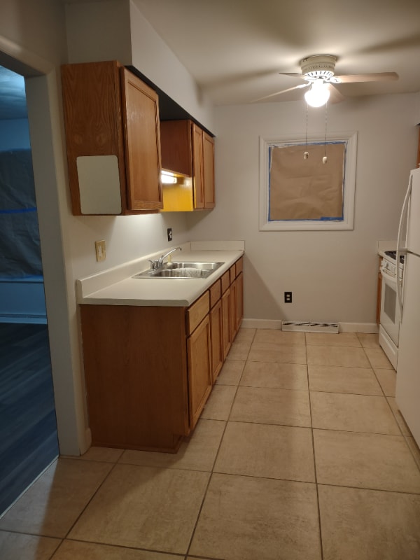 Building Photo - 4018 Burchfield Dr