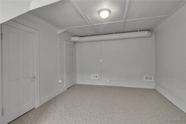 Building Photo - 522 W Ferry St