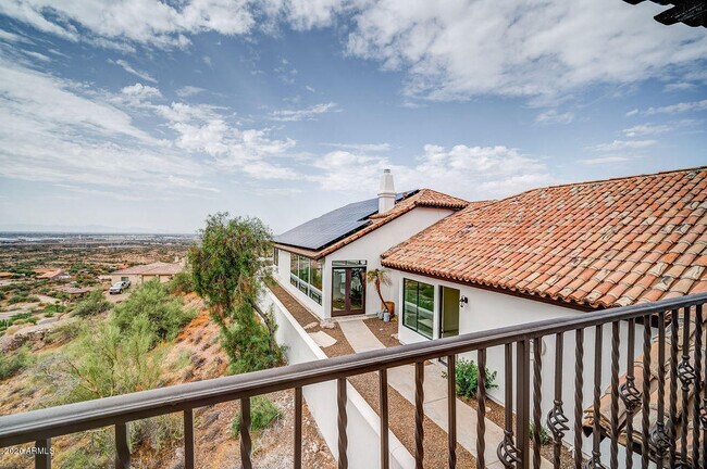 Building Photo - 301 E Jomax Rd