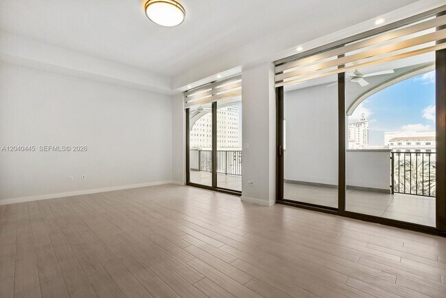 Building Photo - 275 Giralda Ave