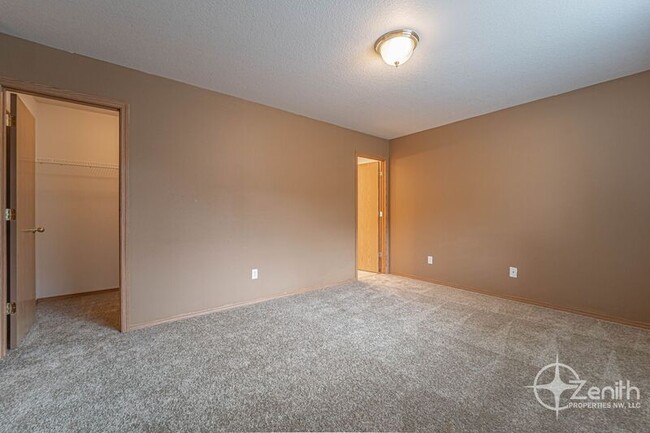 Building Photo - 8304 NE 158th Ave