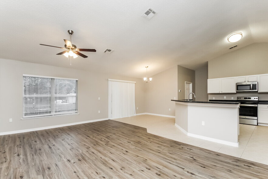 Building Photo - 859 Jarnac Dr
