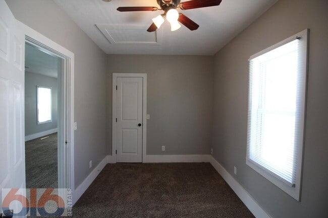 Building Photo - 1108 Elizabeth Ave NW