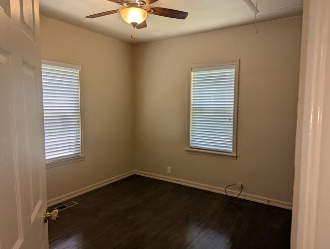 Building Photo - Well-maintained, Updated 2-bedroom home on...