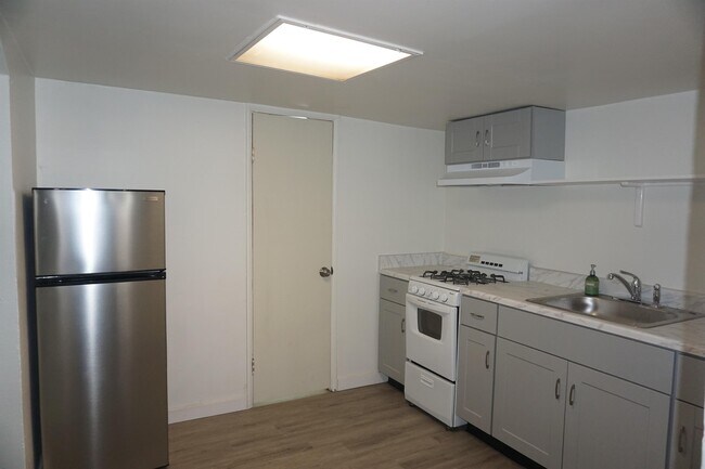 Building Photo - 4516 E Lester St