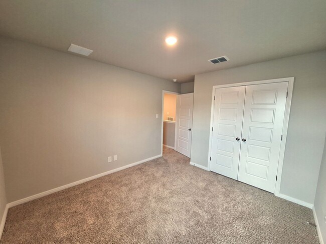Building Photo - Stunning 4x3 Luxury Duplex in Buda, TX!