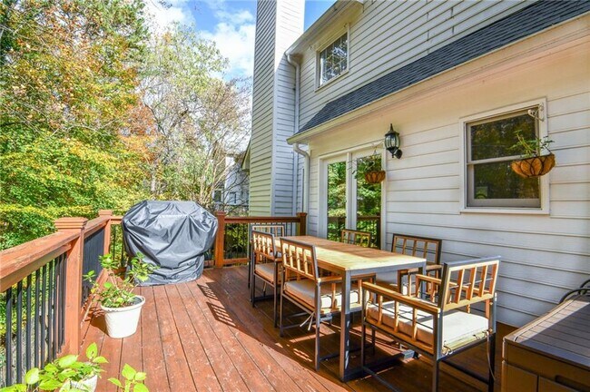 Building Photo - 1865 Oak Tree Hollow