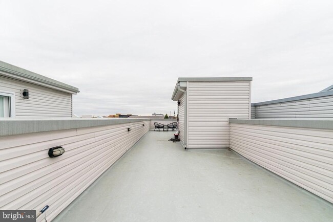 Building Photo - 411 W Hewson St