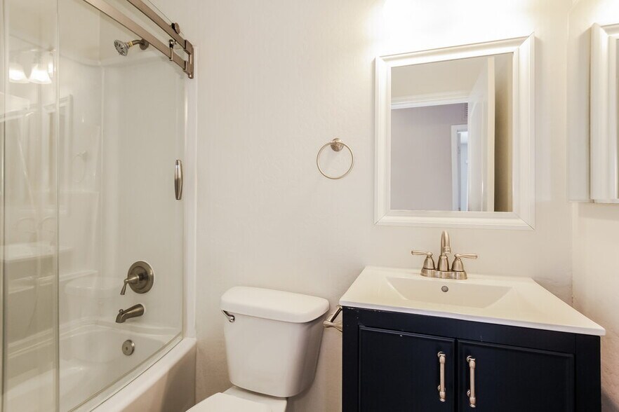 Building Photo - 4449 N 123rd Dr