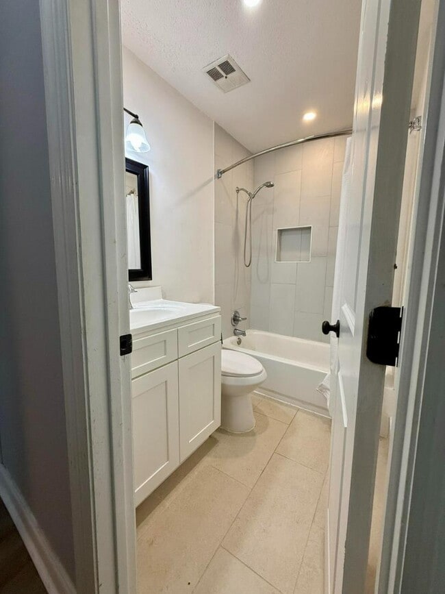 Building Photo - 306 N 40th Ave