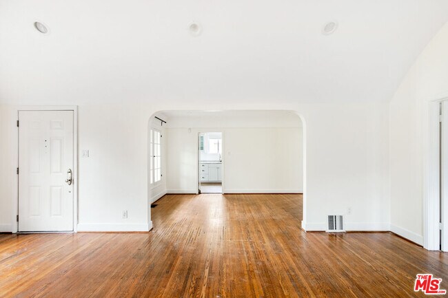 Building Photo - 2127 Benecia Ave