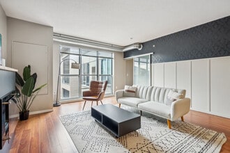 Building Photo - 616 Washington Ave S