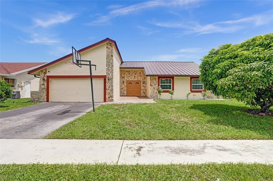 Building Photo - 8511 NW 54th St