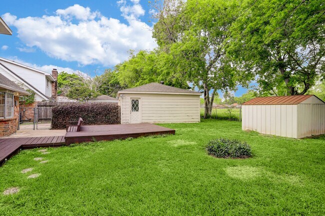 Building Photo - 12346 Huntington Venture Dr