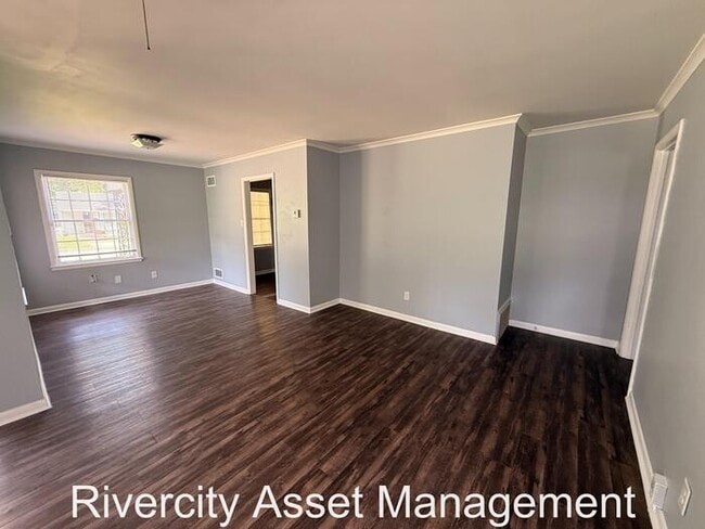 Building Photo - Berclair Beauty!!! Spacious, and section 8 welcomed !!!!!