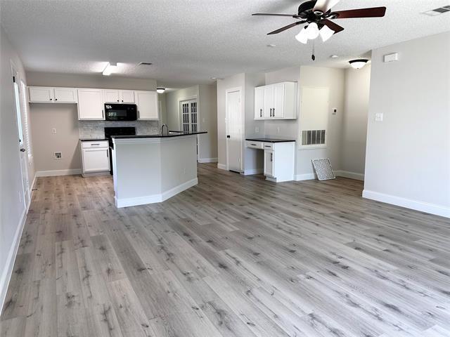 Building Photo - 9521 Thomas Jefferson Dr