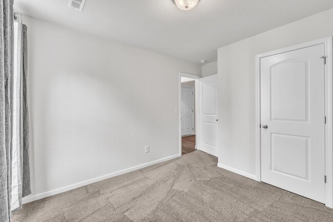 Building Photo - 79 Kinsale Ct