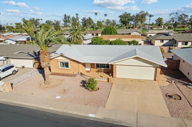 Building Photo - Updated Mesa Home w/ Community Pool/Spa & ...
