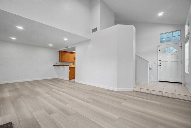 Building Photo - 13635 Almond St