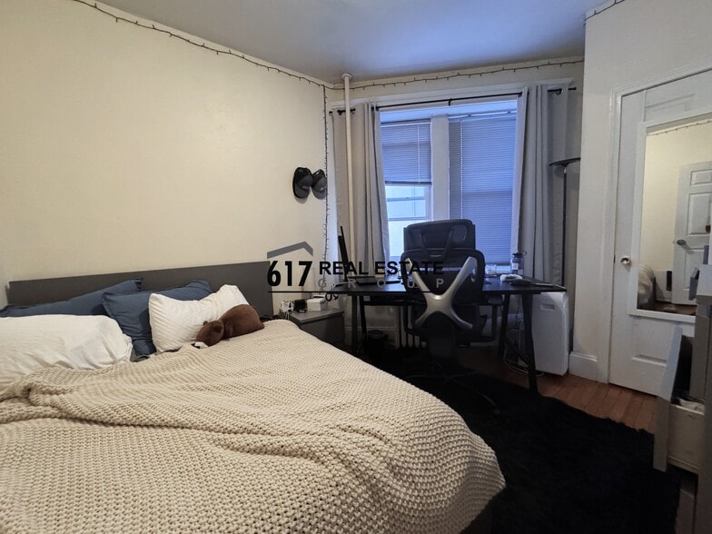 Building Photo - 56 Egmont St