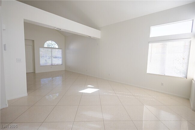 Building Photo - 7873 Laurelton Pl