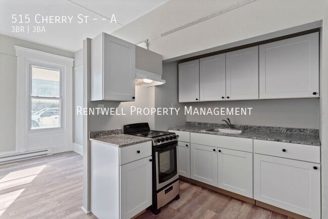 Building Photo - 515 Cherry St