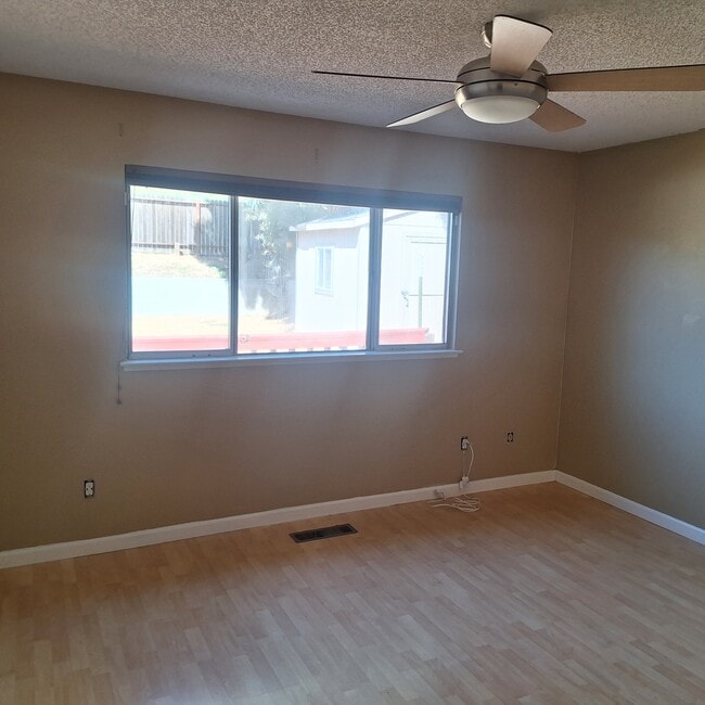 Building Photo - 741 Castlewood Ct