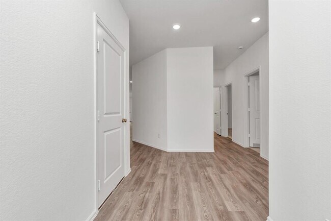 Building Photo - 2916 Cordova Hl Dr