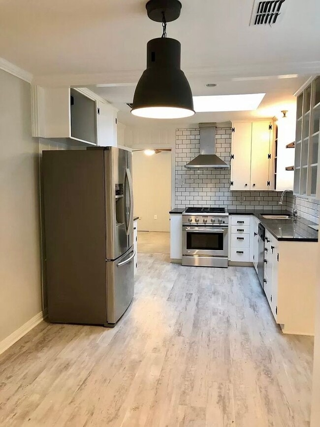 Building Photo - 4212 Morrow Ave